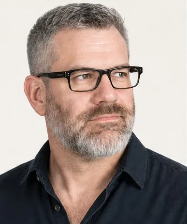 Simon looking to the right